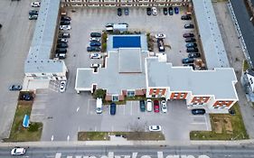 Niagara Lodge & Suites